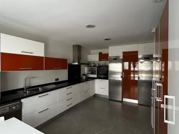 Casa independiente en calle Entrepinos