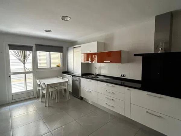 Casa independiente en calle Entrepinos