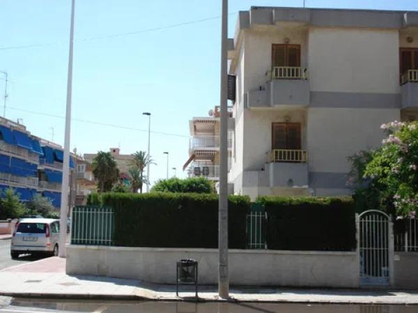 Chalet adosado en avenida Albacete, 117