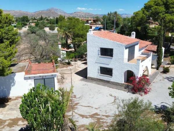 Casa independiente en camino la Casa Groga