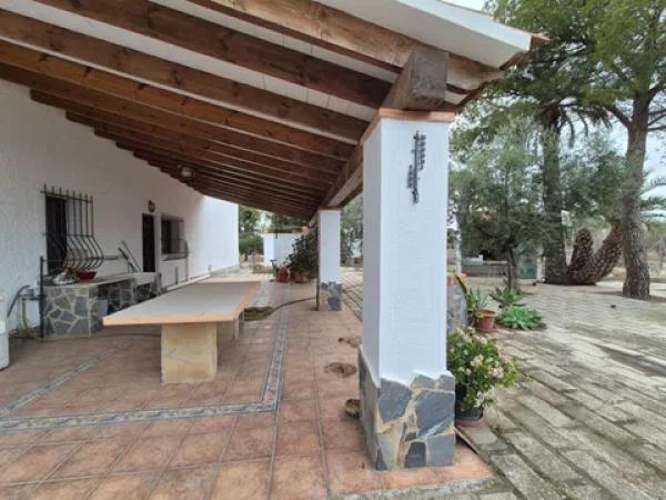 Casa independiente en camino la Casa Groga