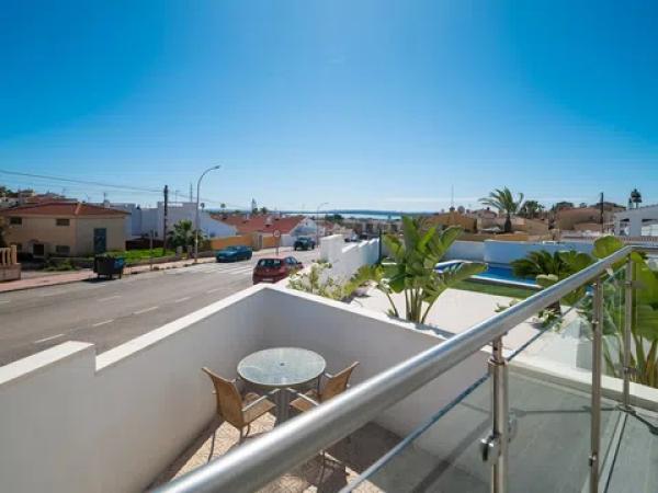 Chalet adosado en avenida de La Costa Azul, 93