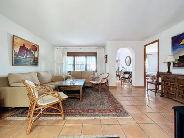 Chalet pareado en calle Marfil