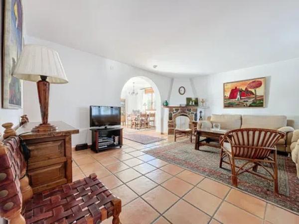 Chalet pareado en calle Marfil