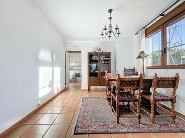 Chalet pareado en calle Marfil