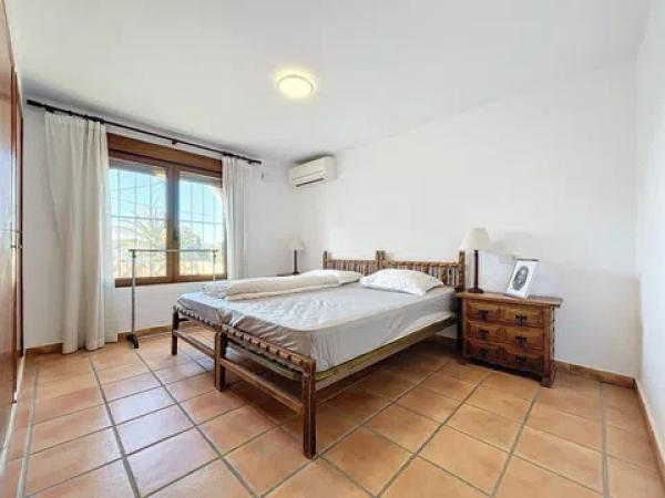 Chalet pareado en calle Marfil