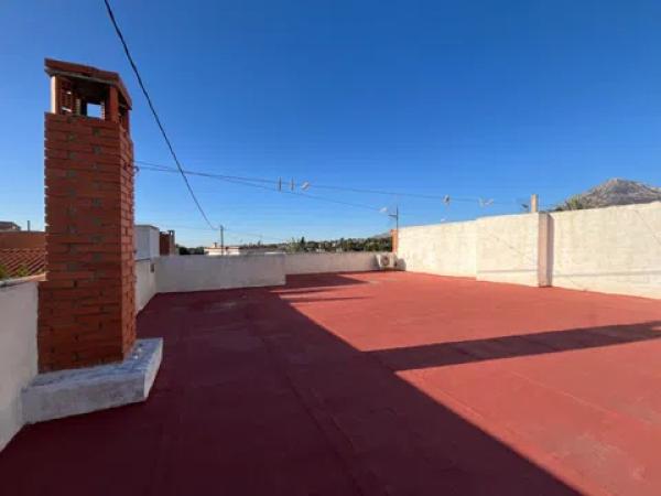 Chalet pareado en calle Marfil