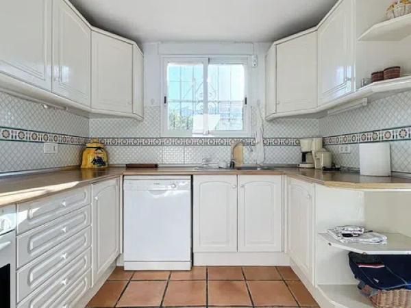 Chalet pareado en calle Marfil