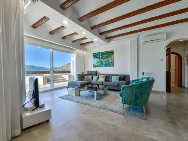 Casa independiente en calle Costa Azul