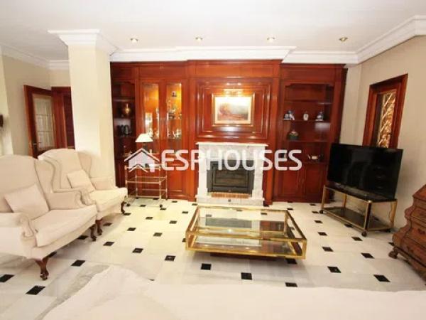 Chalet en Pueblo Levante