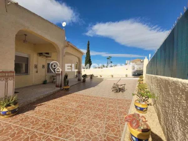 Casa independiente en calle Coliseo de Roma