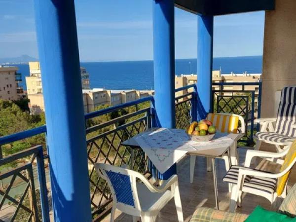 Piso en avenida Costa Blanca