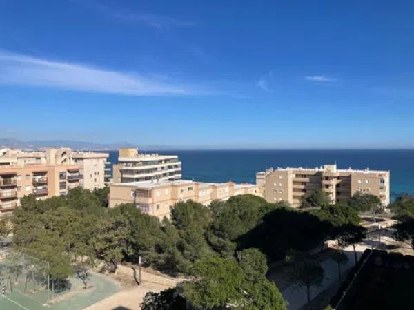 Piso en avenida Costa Blanca