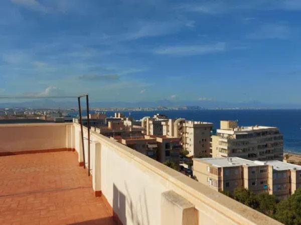 Piso en avenida Costa Blanca