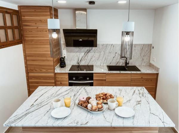 DESERT SPRINGS LAS SIERRAS DEL DESIERTO II & III