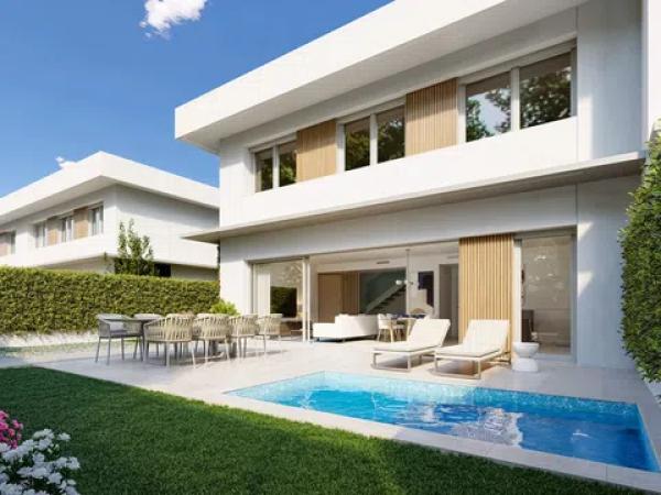 Chalet pareado en venta en calle Elena Fortún, 46