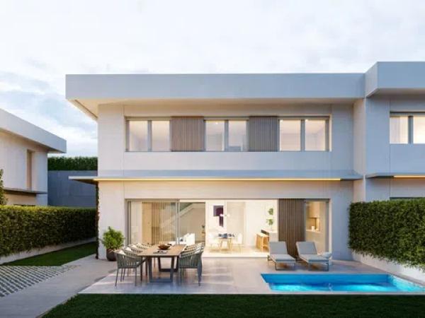 Chalet pareado en venta en calle Elena Fortún, 46