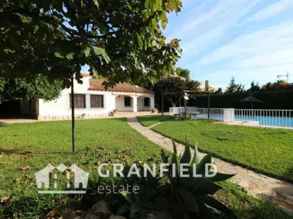 Chalet en Punta Prima