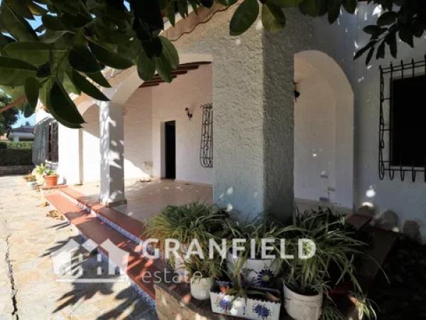 Chalet en Punta Prima