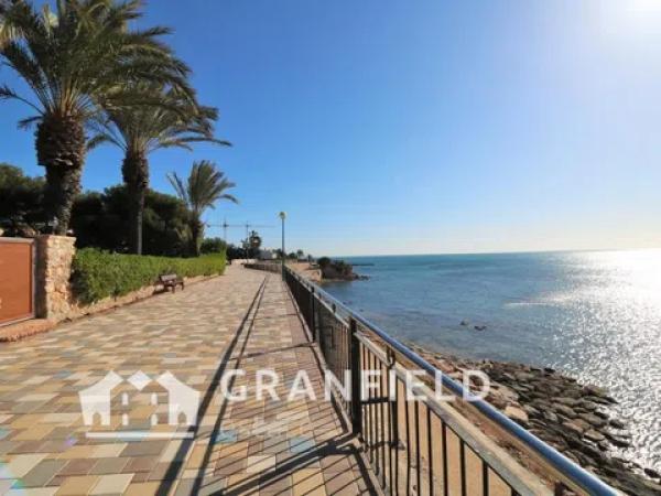 Chalet en Punta Prima