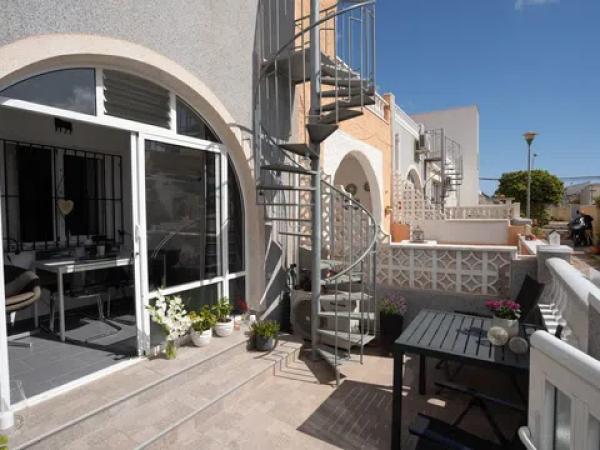 Chalet adosado en calle Liszt