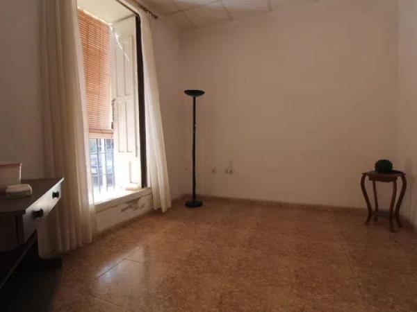 Casa independiente en calle Patricio Perez