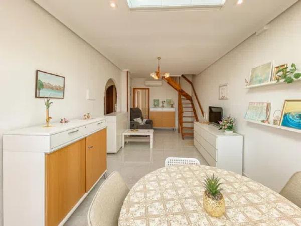 Piso en avenida Notario Juan José Martinez Román