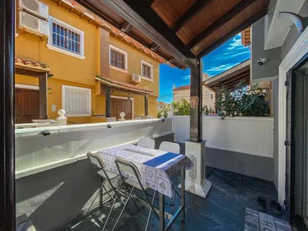 Chalet adosado en pasaje Ceuta