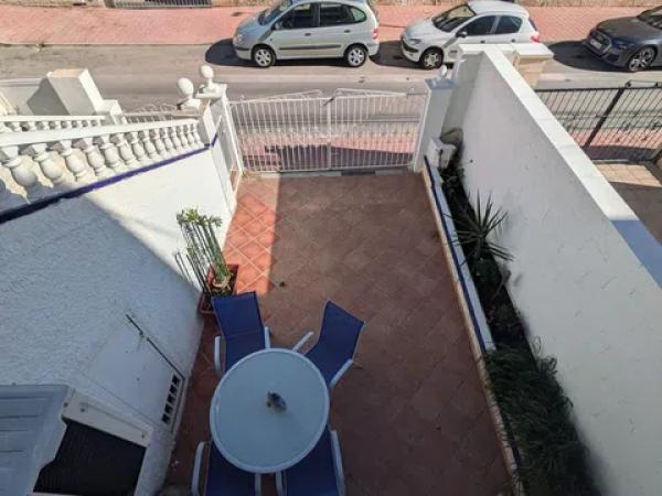 Chalet adosado en calle Pleamar, 6