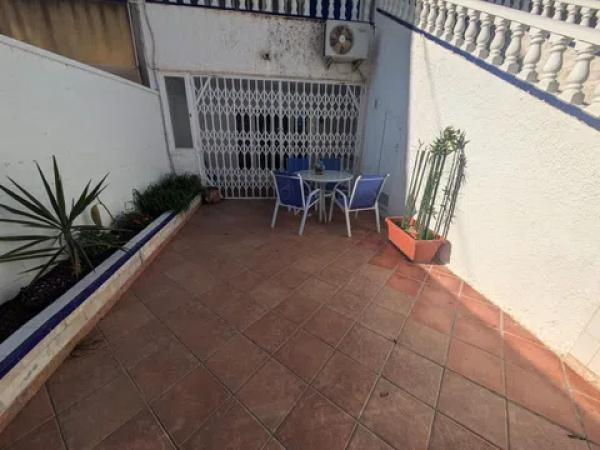 Chalet adosado en calle Pleamar, 6