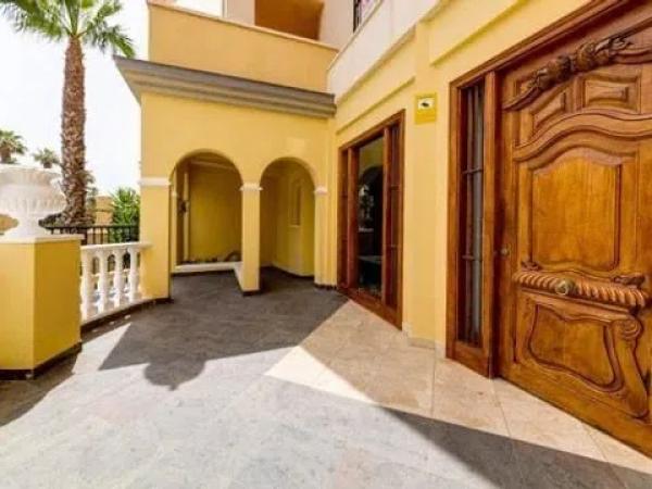 Piso en av. Roentgen, 3