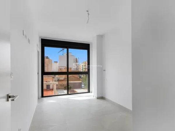 Piso en calle Ramón Gallud, 164