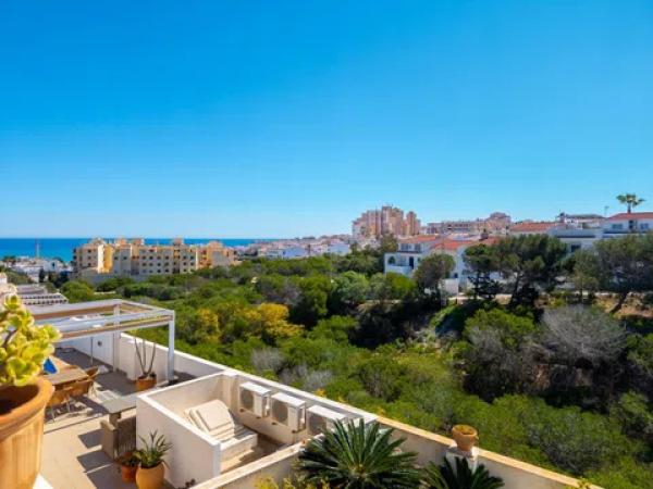 Casa independiente en avenida Torreblanca