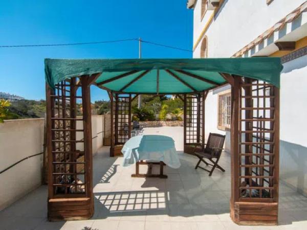 Casa independiente en avenida Torreblanca