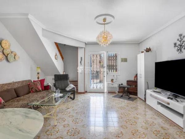 Dúplex en calle Río Navia, 34