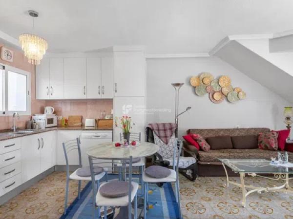 Dúplex en calle Río Navia, 34