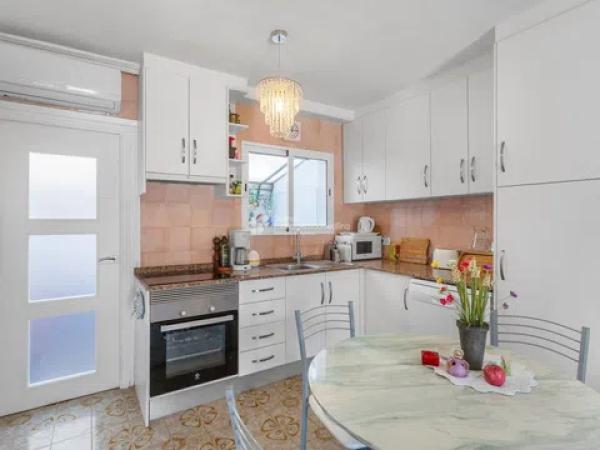 Dúplex en calle Río Navia, 34