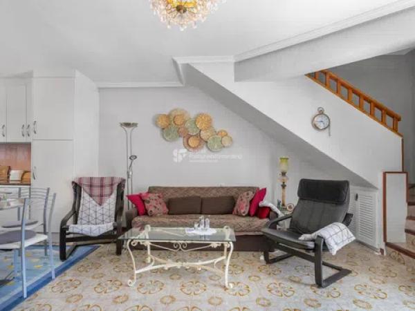 Dúplex en calle Río Navia, 34