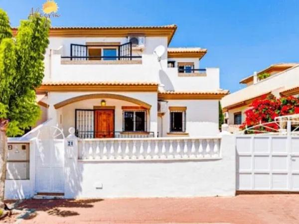 Dúplex en Barrio Parque Acuático - Sector 25