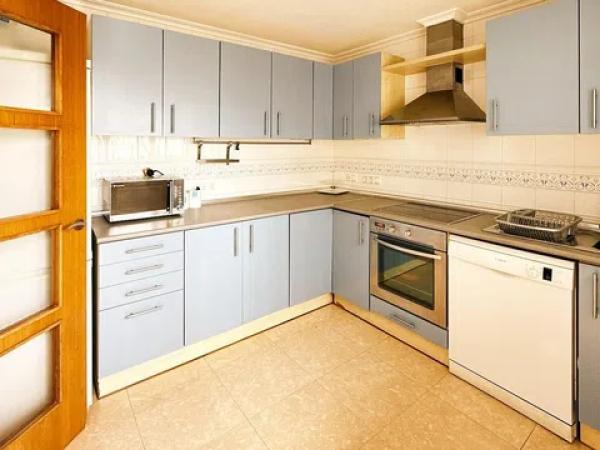 Piso en travesía a Hermanos Bazan