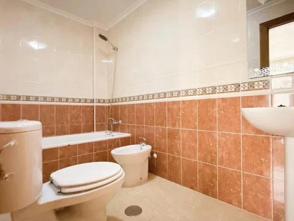 Piso en travesía a Hermanos Bazan