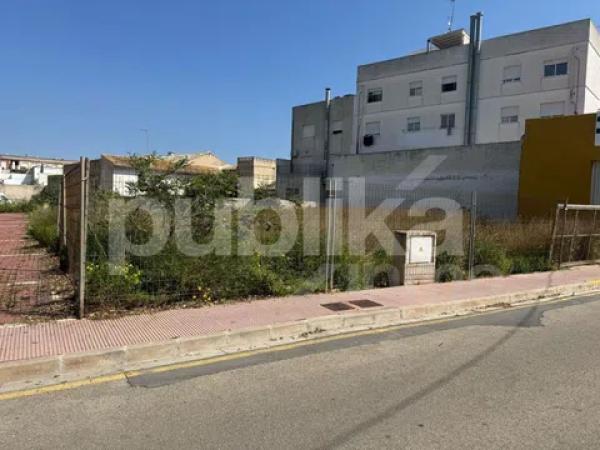 Terreno en calle Mestre José Vives
