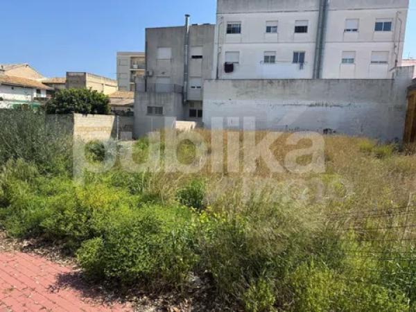 Terreno en calle Mestre José Vives
