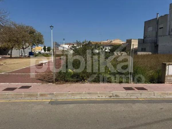 Terreno en calle Mestre José Vives