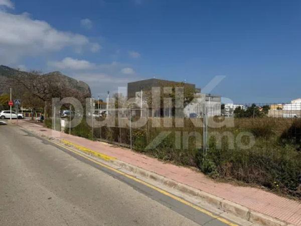 Terreno en calle Mestre José Vives