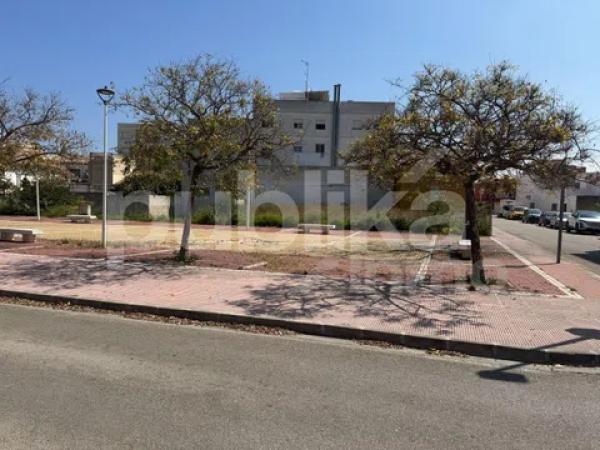 Terreno en calle Mestre José Vives