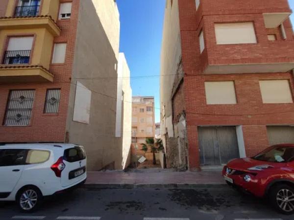 Terreno en calle Alacant