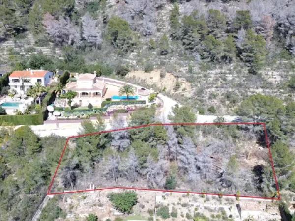 Terreno en calle Centauro, 11