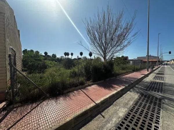 Terreno en avenida de Almoradí, 11