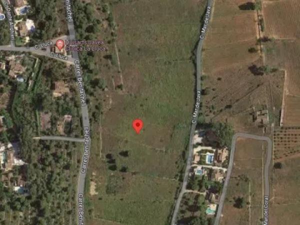 Terreno en calle Mar de Java